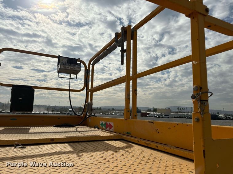 image for item YA0181 2019 Haulotte Compact 3368RT scissor lift