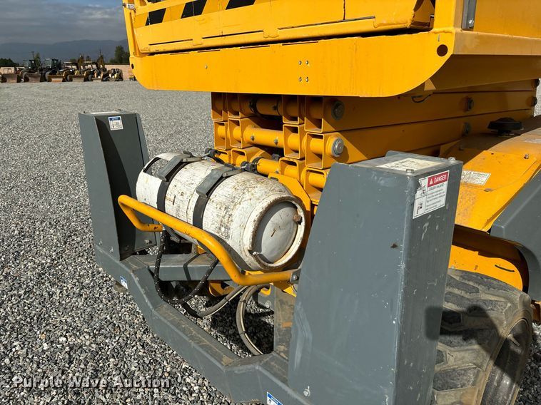 image for item YA0182 2019 Haulotte Compact 3368RT scissor lift