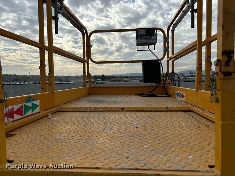 image for item YA0182 2019 Haulotte Compact 3368RT scissor lift