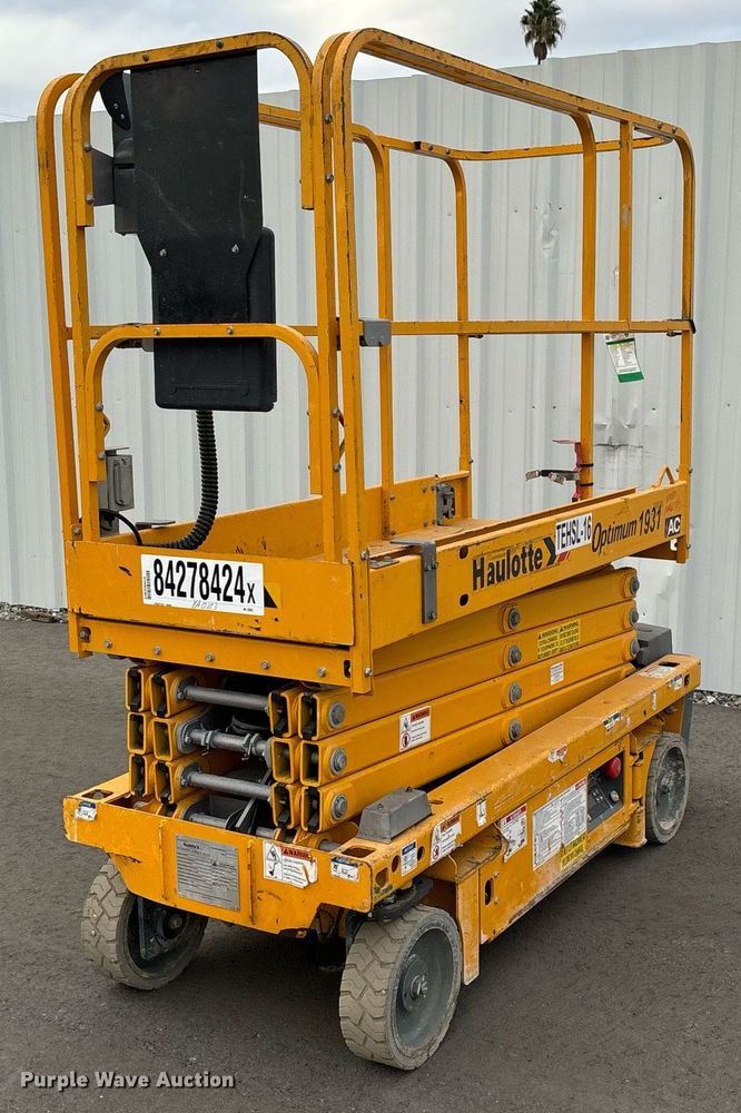 image for item YA0183 2018 Haulotte 1931E scissor lift