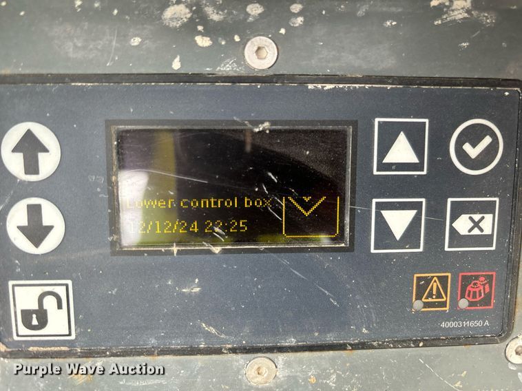 image for item YA0183 2018 Haulotte 1931E scissor lift