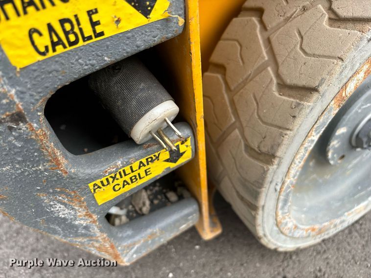 image for item YA0183 2018 Haulotte 1931E scissor lift