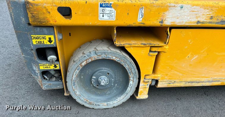 image for item YA0183 2018 Haulotte 1931E scissor lift