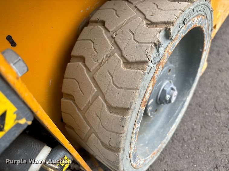 image for item YA0183 2018 Haulotte 1931E scissor lift