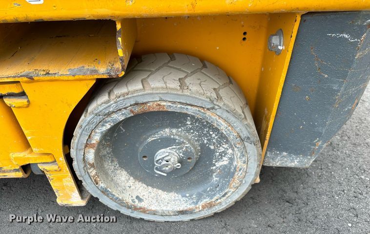 image for item YA0183 2018 Haulotte 1931E scissor lift