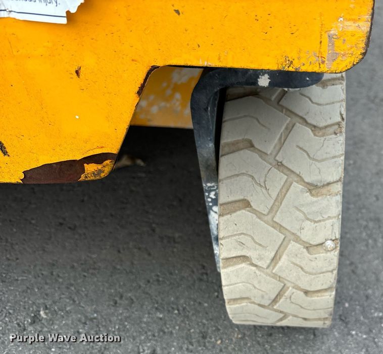 image for item YA0183 2018 Haulotte 1931E scissor lift