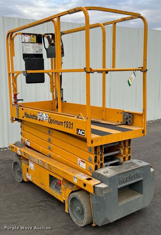 image for item YA0185 2018 Haulotte 1931E scissor lift