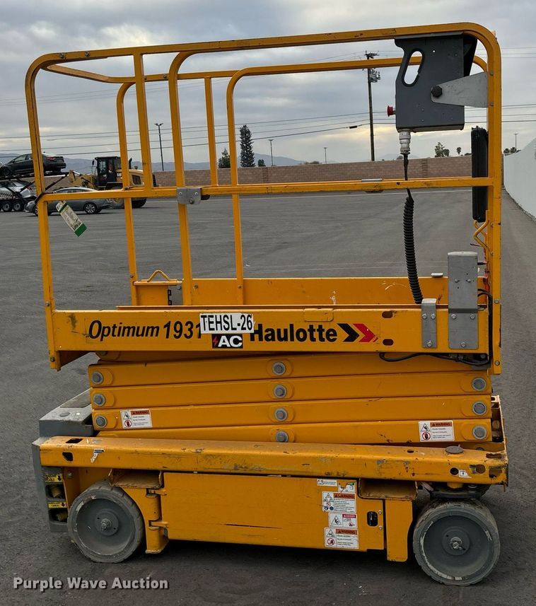 image for item YA0185 2018 Haulotte 1931E scissor lift