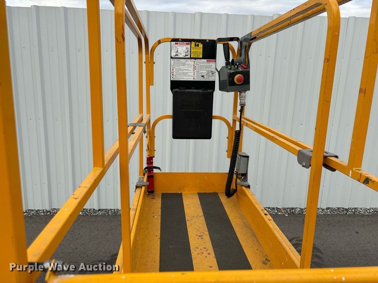 image for item YA0185 2018 Haulotte 1931E scissor lift