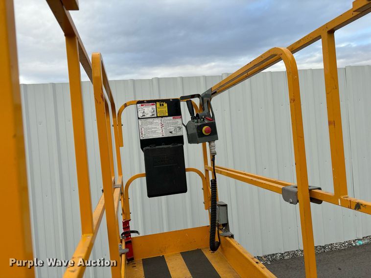 image for item YA0185 2018 Haulotte 1931E scissor lift