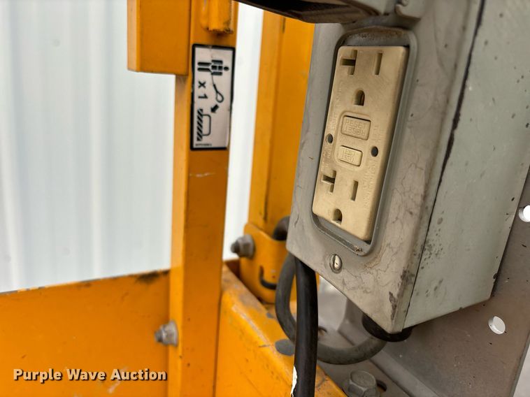 image for item YA0185 2018 Haulotte 1931E scissor lift