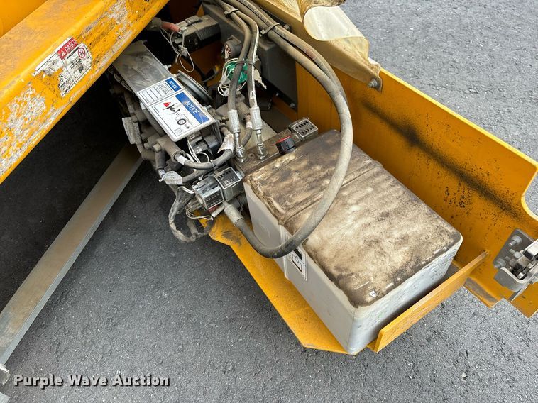 image for item YA0185 2018 Haulotte 1931E scissor lift