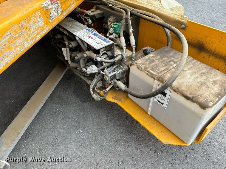 image for item YA0185 2018 Haulotte 1931E scissor lift