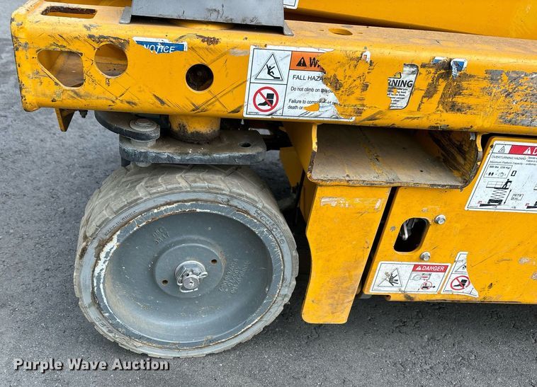 image for item YA0185 2018 Haulotte 1931E scissor lift