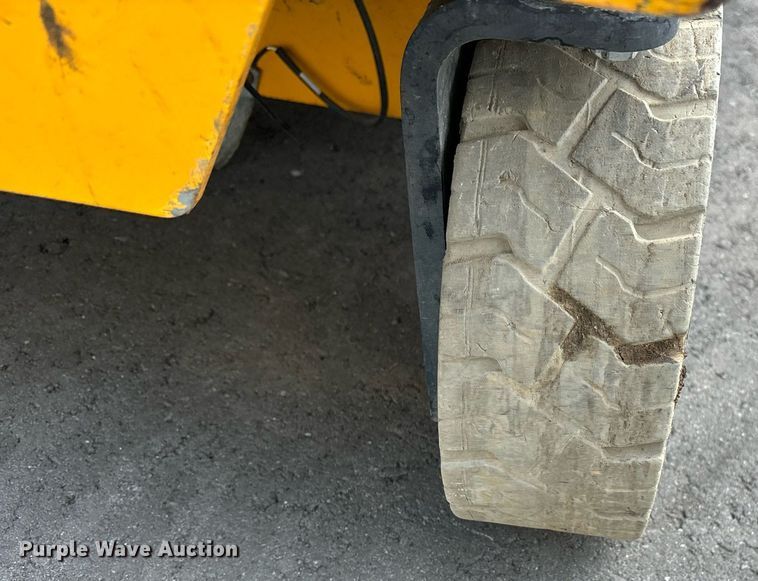 image for item YA0185 2018 Haulotte 1931E scissor lift