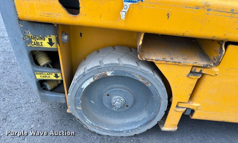 image for item YA0185 2018 Haulotte 1931E scissor lift