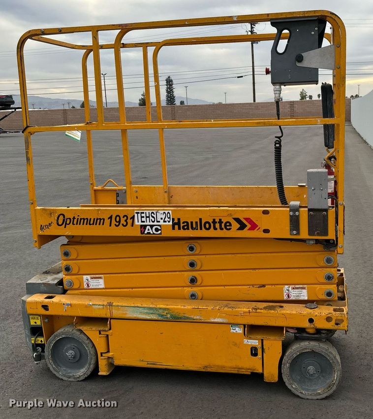 image for item YA0186 2018 Haulotte 1931E scissor lift