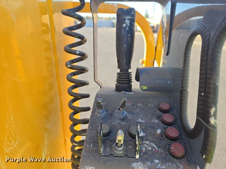 image for item YA0190 2019 Haulotte Star 20 AC E vertical lift