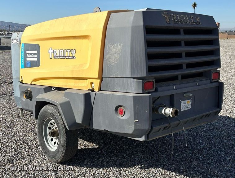 image for item YA0214 2018 Atlas Copco XAS 440 JD8 T4F air compressor