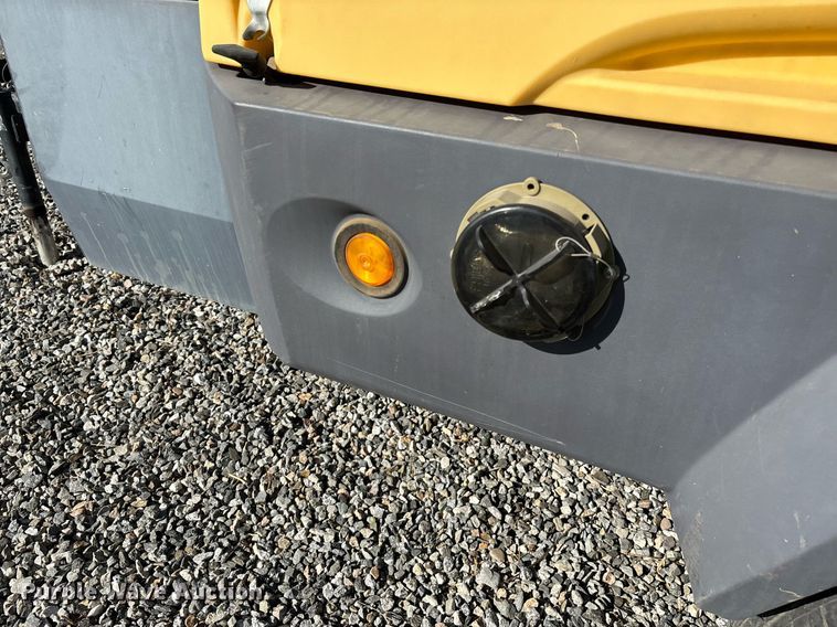 image for item YA0214 2018 Atlas Copco XAS 440 JD8 T4F air compressor