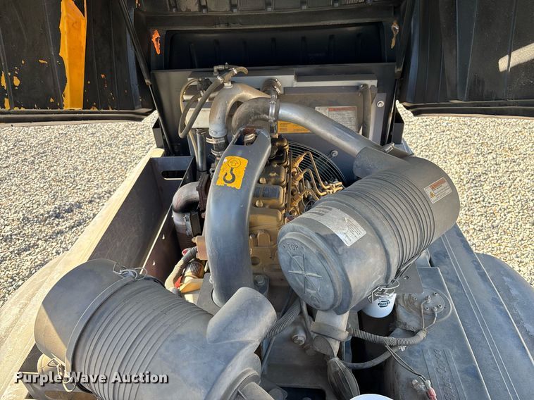 image for item YA0215 2012 Atlas air compressor