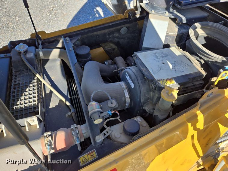 image for item YA0218 2013 Caterpillar 450E backhoe