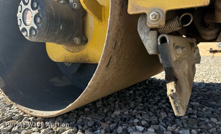 image for item YA0225 2019 Bomag BW900-50 double drum vibratory roller