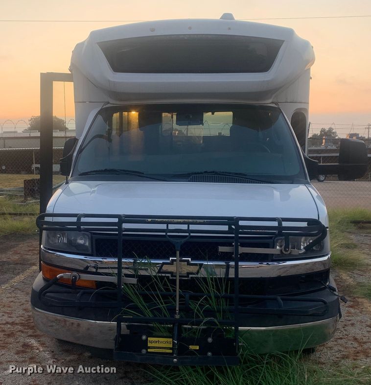 image for item DM1765 2016 Chevrolet  4500 shuttle bus