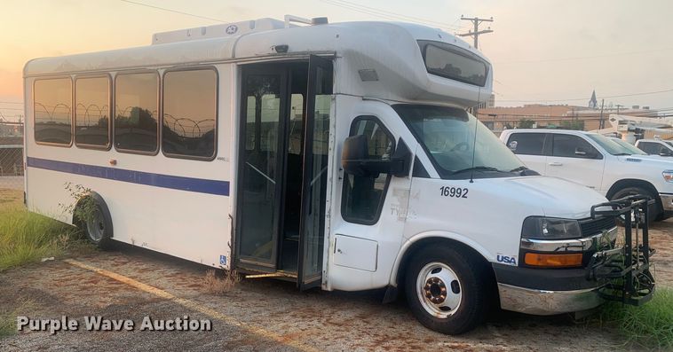 image for item DM1765 2016 Chevrolet  4500 shuttle bus