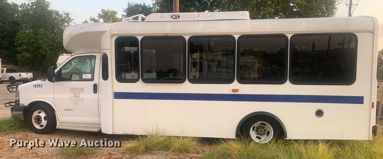 image for item DM1765 2016 Chevrolet  4500 shuttle bus