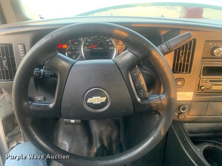 image for item DM1765 2016 Chevrolet  4500 shuttle bus