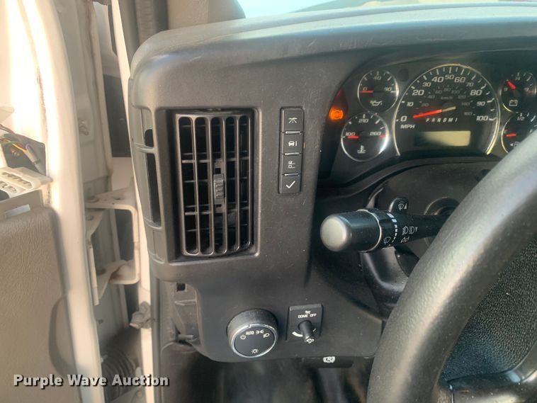 image for item DM1765 2016 Chevrolet  4500 shuttle bus