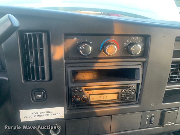 image for item DM1765 2016 Chevrolet  4500 shuttle bus