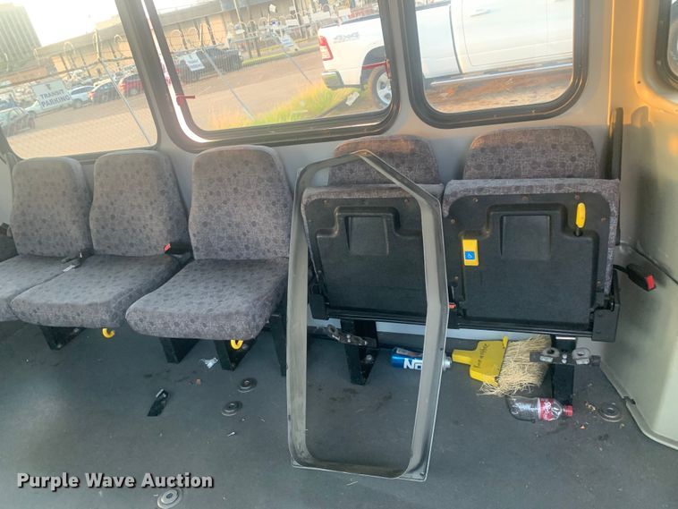 image for item DM1765 2016 Chevrolet  4500 shuttle bus