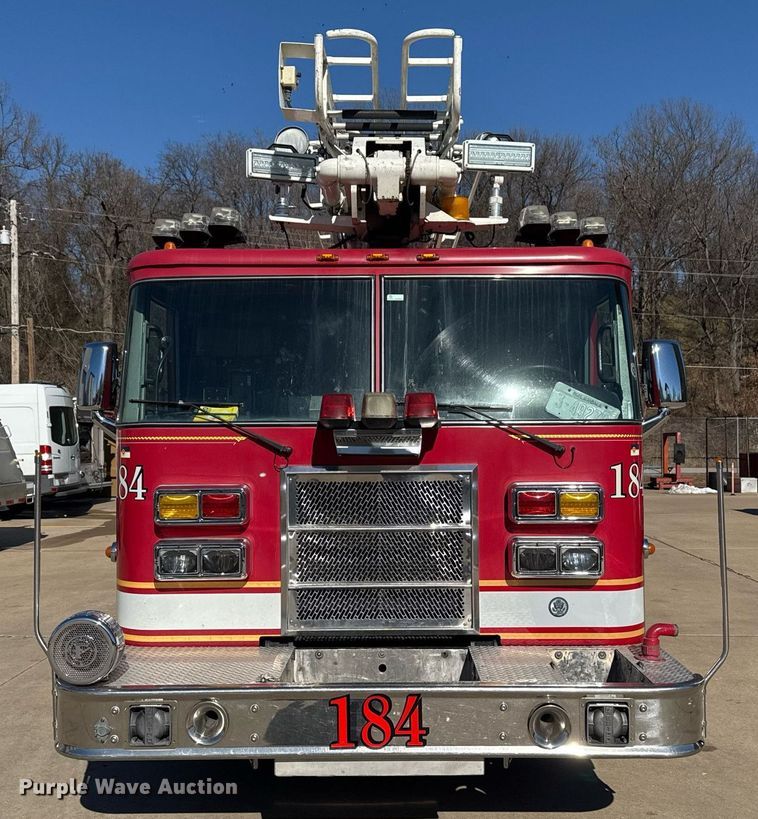 image for item DM5517 2000 Pierce ladder fire truck