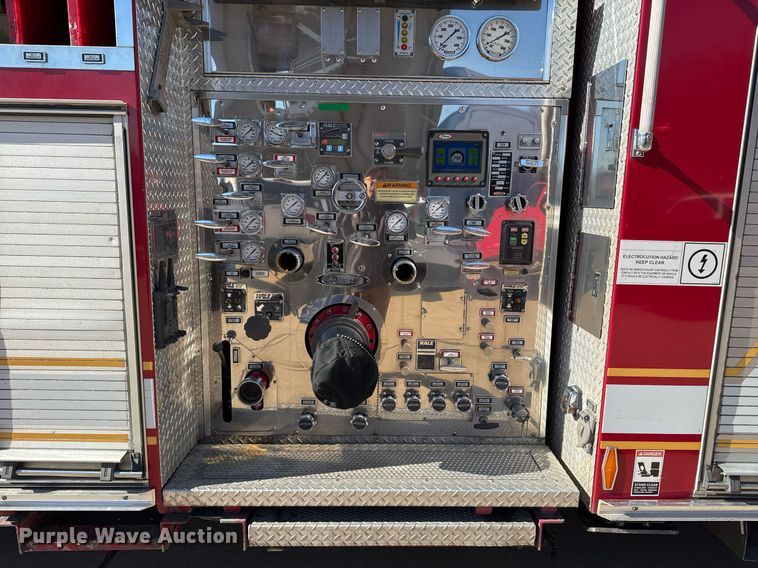 image for item DM5517 2000 Pierce ladder fire truck