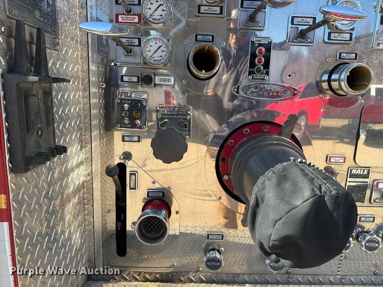 image for item DM5517 2000 Pierce ladder fire truck