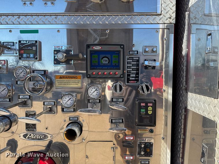 image for item DM5517 2000 Pierce ladder fire truck