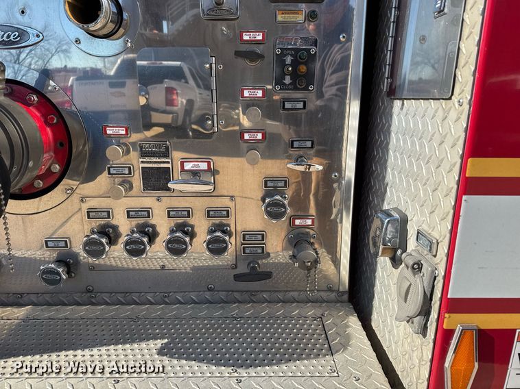 image for item DM5517 2000 Pierce ladder fire truck