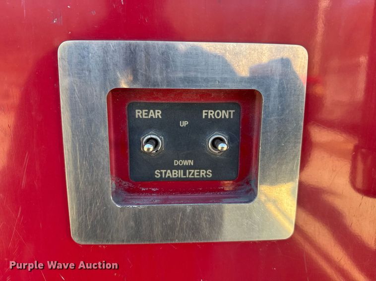 image for item DM5517 2000 Pierce ladder fire truck