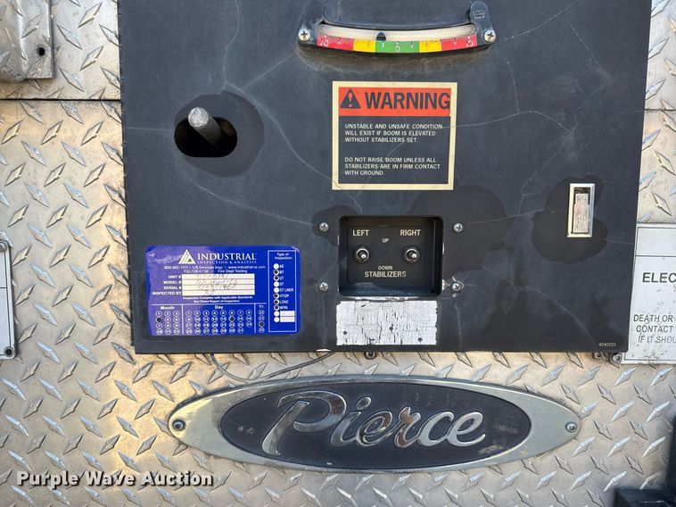 image for item DM5517 2000 Pierce ladder fire truck