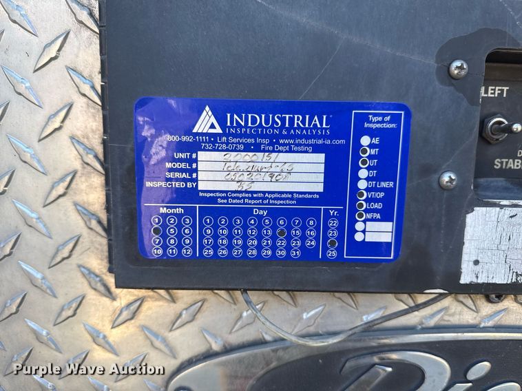 image for item DM5517 2000 Pierce ladder fire truck