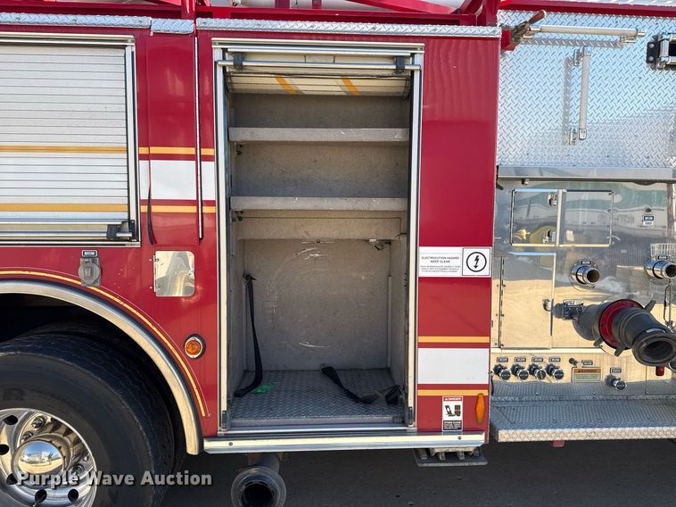image for item DM5517 2000 Pierce ladder fire truck
