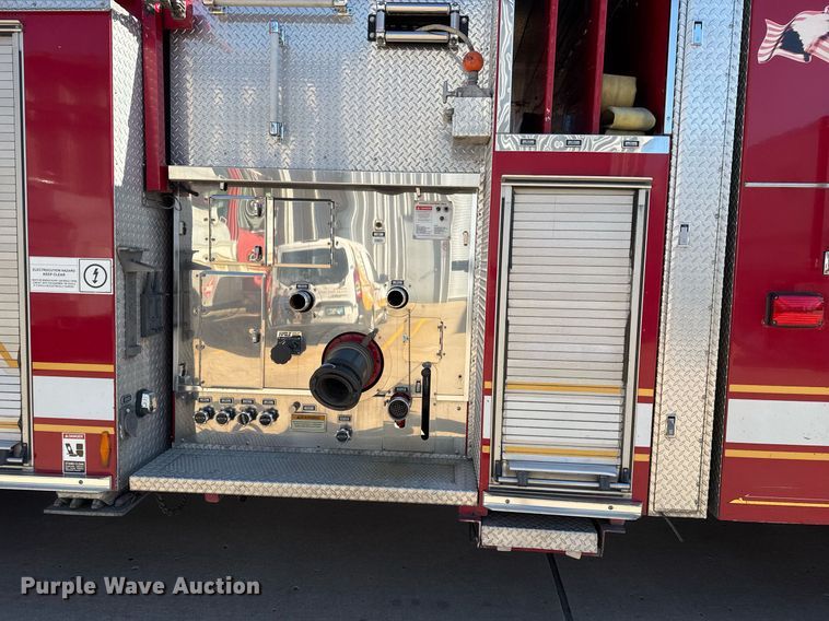 image for item DM5517 2000 Pierce ladder fire truck