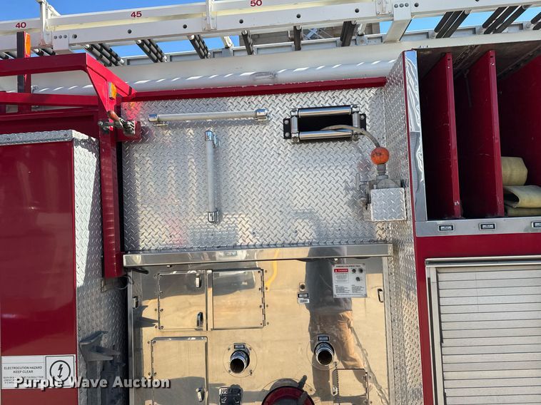 image for item DM5517 2000 Pierce ladder fire truck