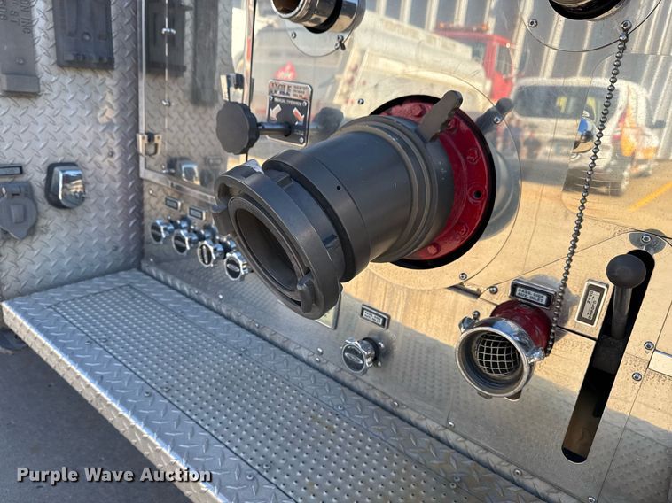 image for item DM5517 2000 Pierce ladder fire truck