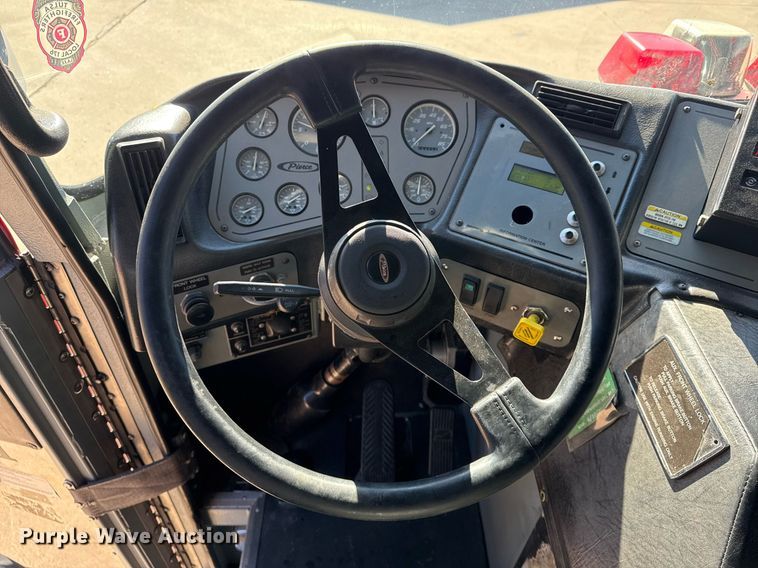 image for item DM5517 2000 Pierce ladder fire truck