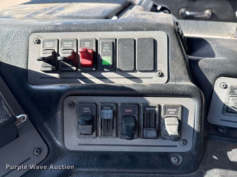 image for item DM5517 2000 Pierce ladder fire truck