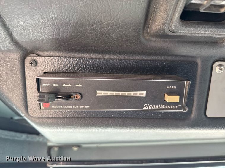 image for item DM5517 2000 Pierce ladder fire truck