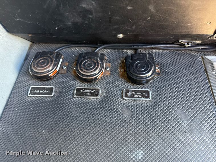 image for item DM5517 2000 Pierce ladder fire truck